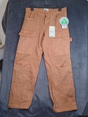 LoveGen WoMen's Cargo Pants in Rust Tan. Size 11/31.
